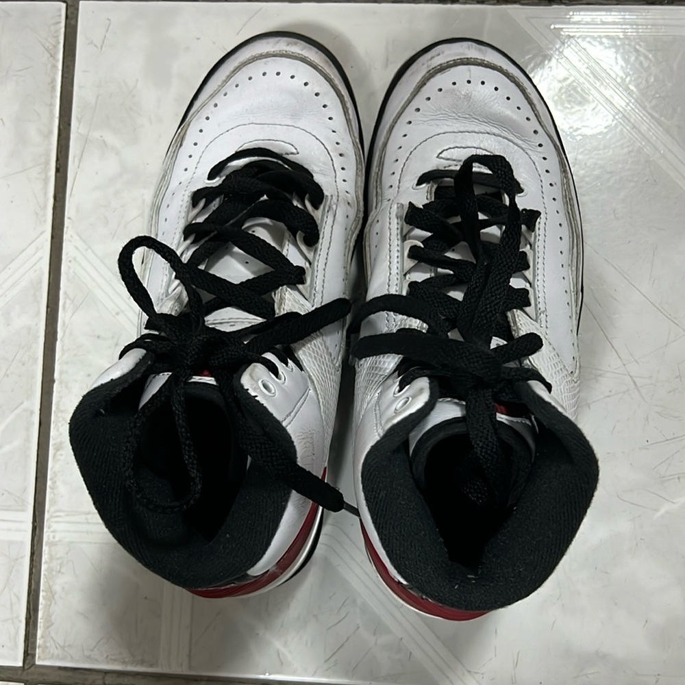 Second hand Nike Black and Red Sneakers Classic Design